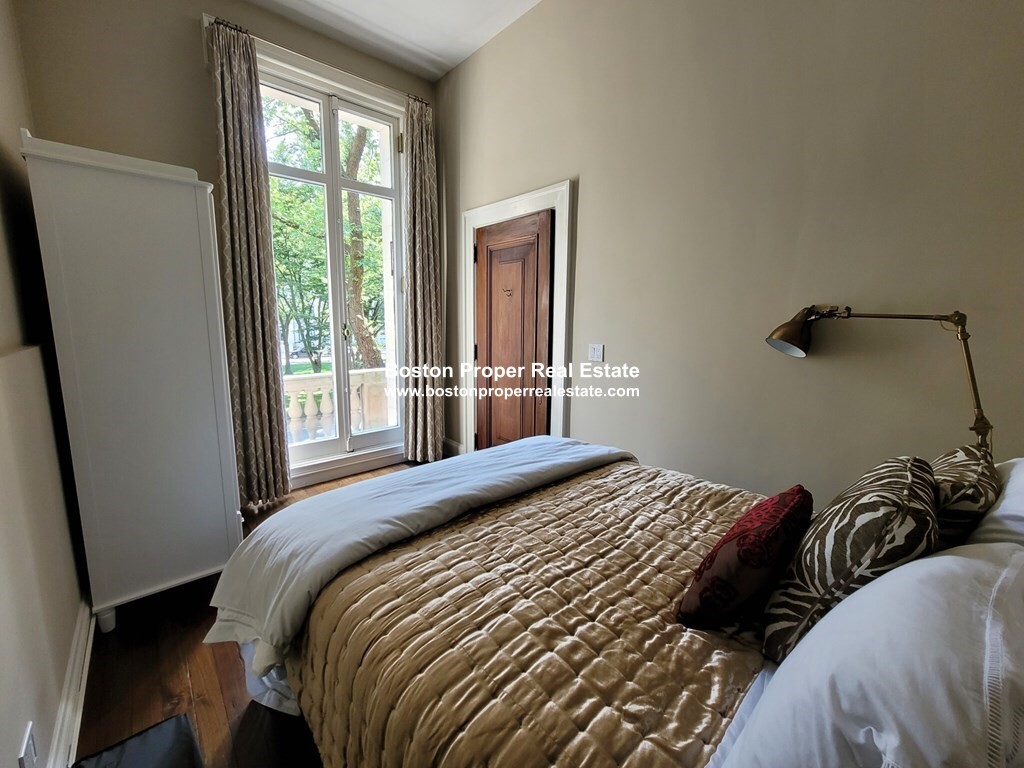 403 Commonwealth Ave, Back Bay