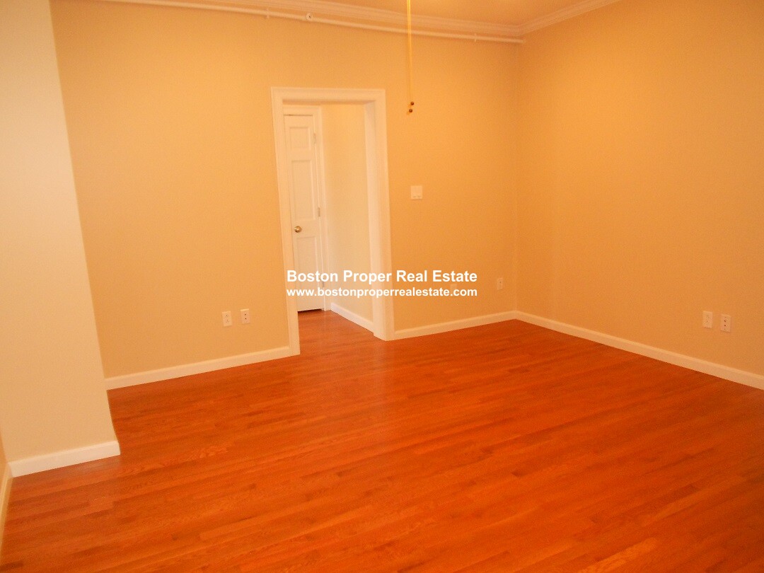 18 Haviland St, Fenway