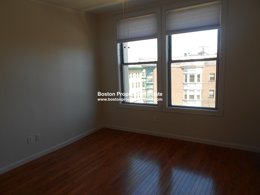 18 Haviland St, Fenway