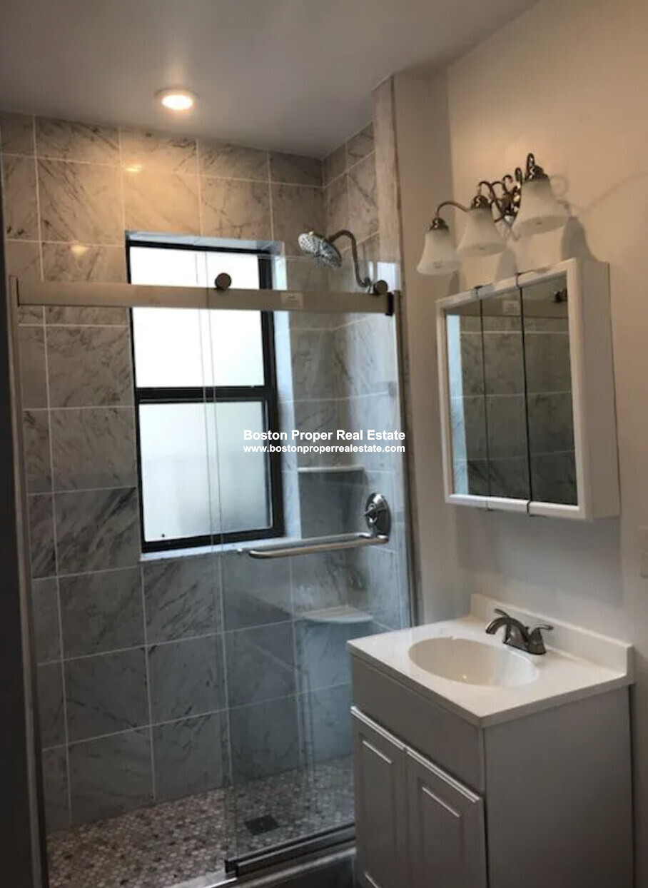 19 Peterborough St, Fenway