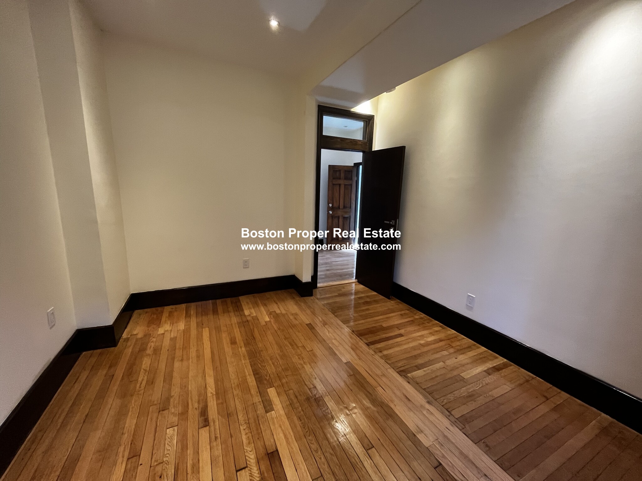 36 Gloucester St, Back Bay