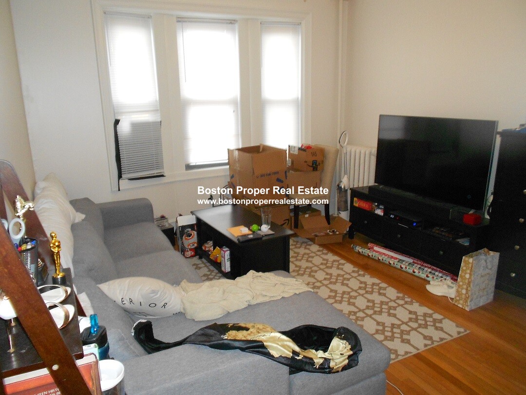 15 Edgerly Rd, Fenway