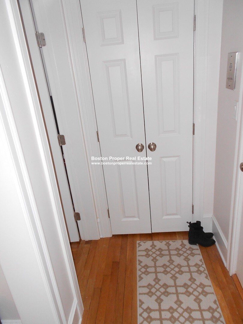 15 Edgerly Rd, Fenway