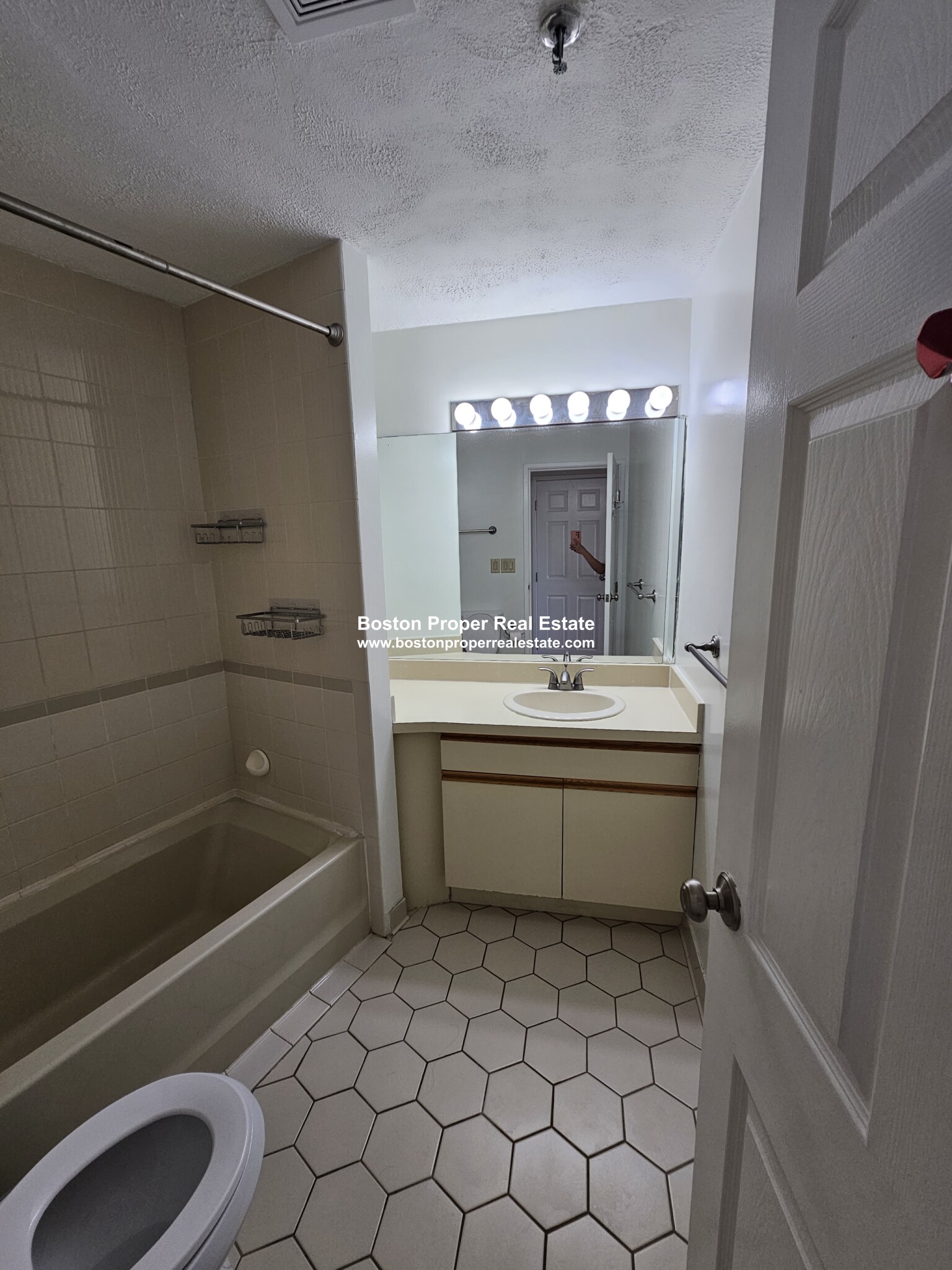 90 Quincy Shore Dr, North Quincy