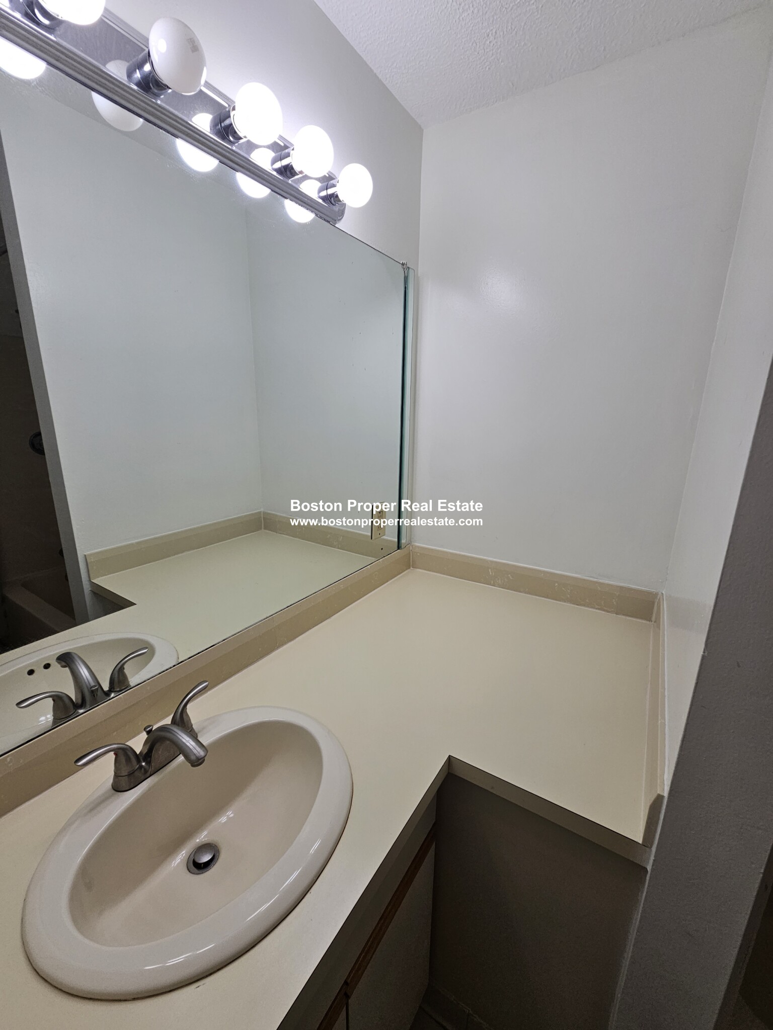 90 Quincy Shore Dr, North Quincy