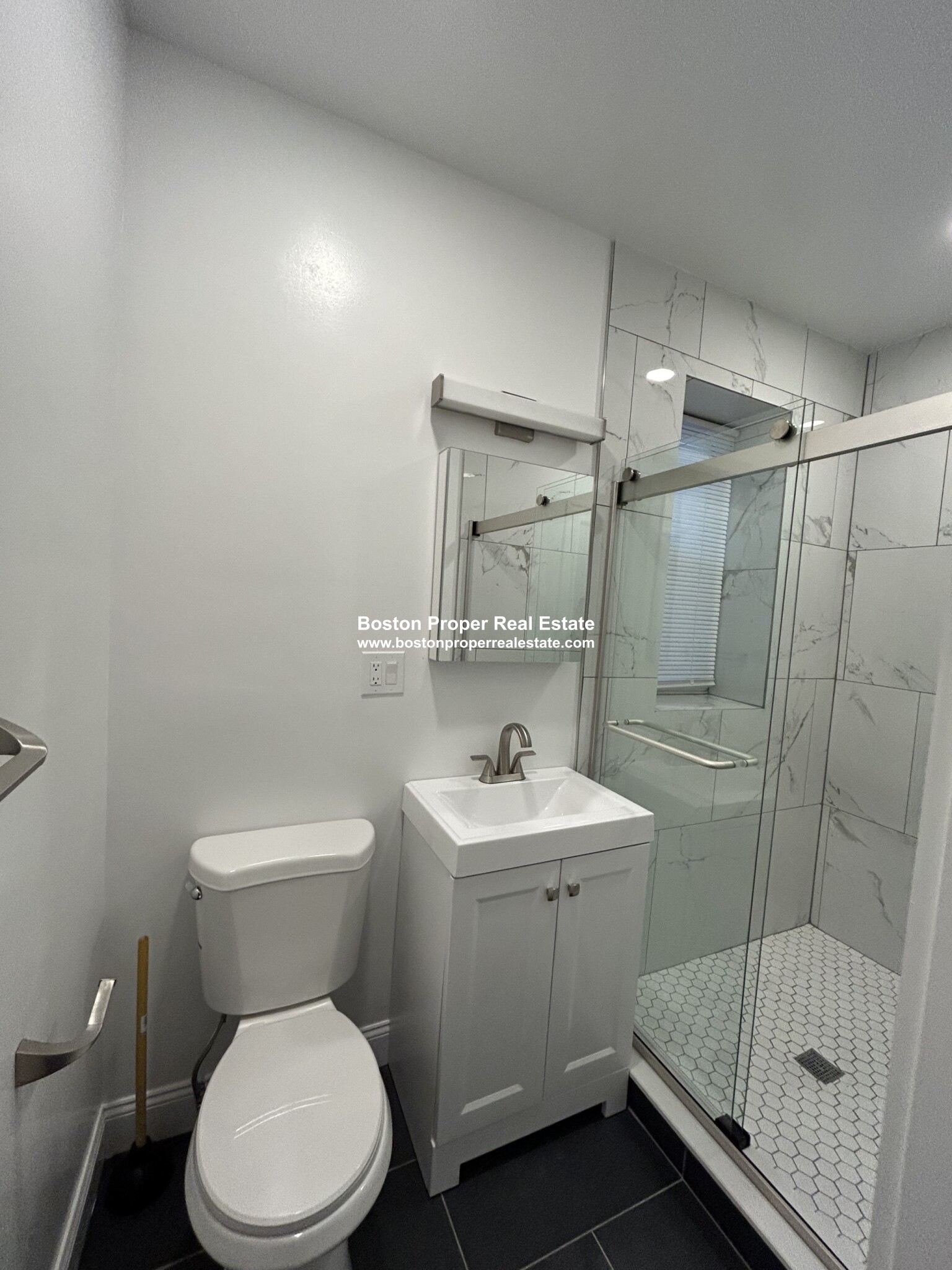 98 Queensberry St, Fenway