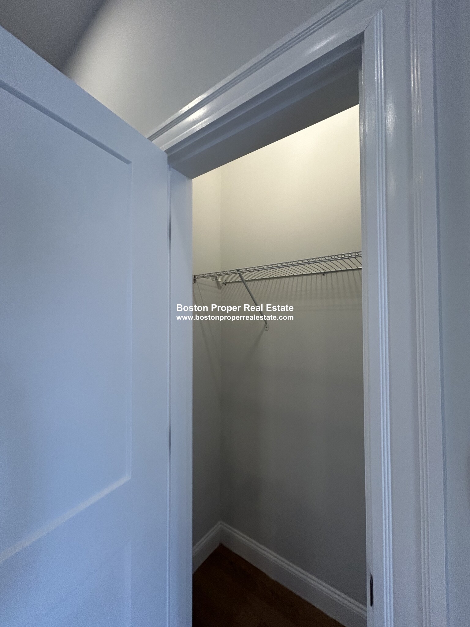 98 Queensberry St, Fenway