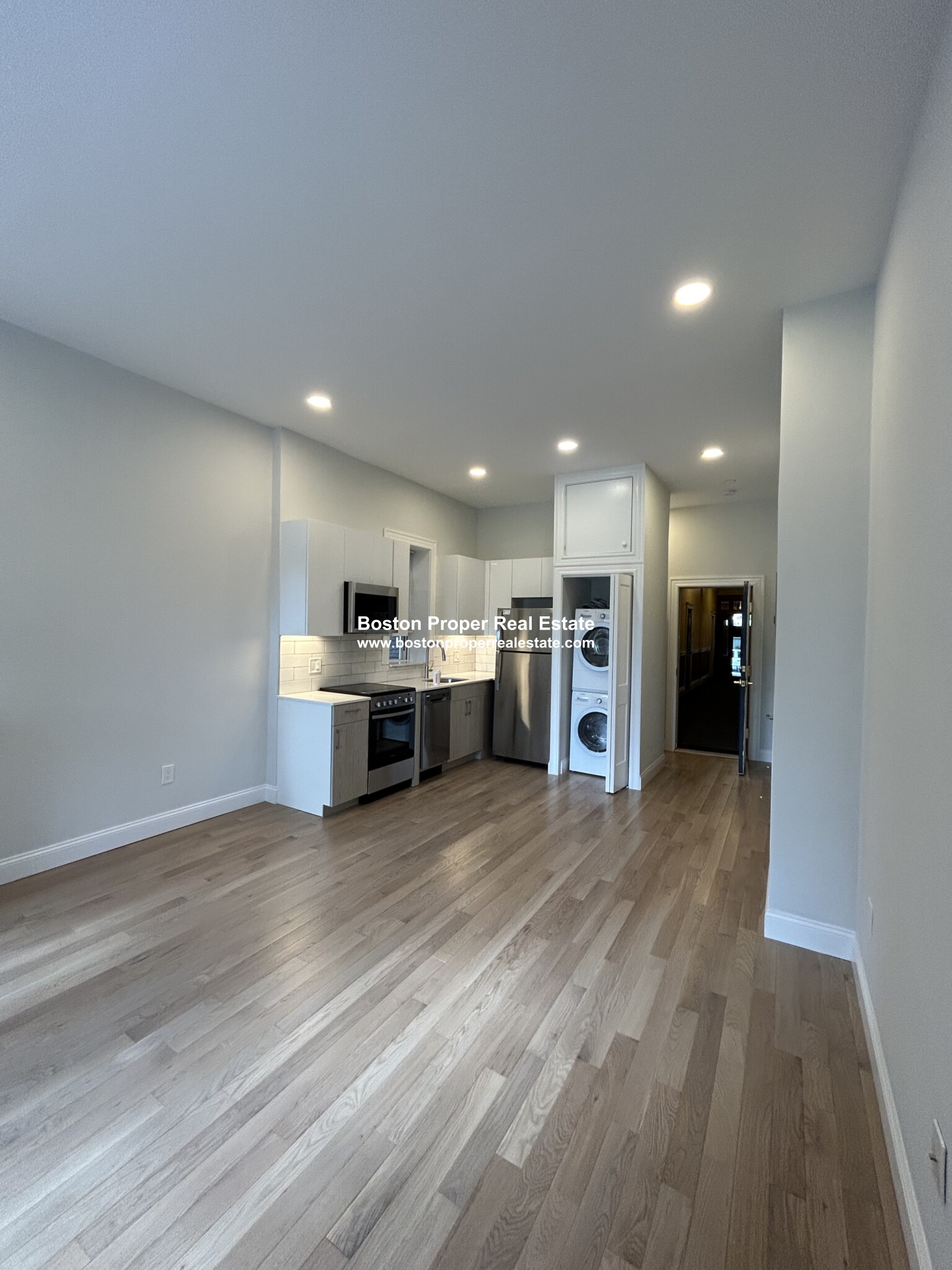 98 Queensberry St, Fenway