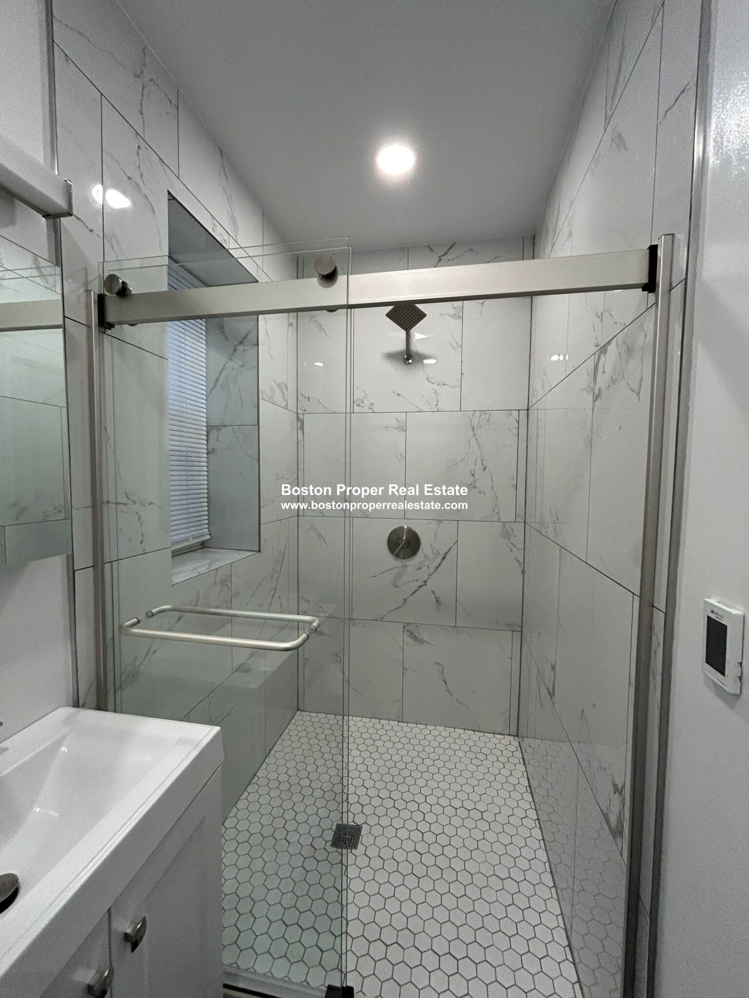 98 Queensberry St, Fenway