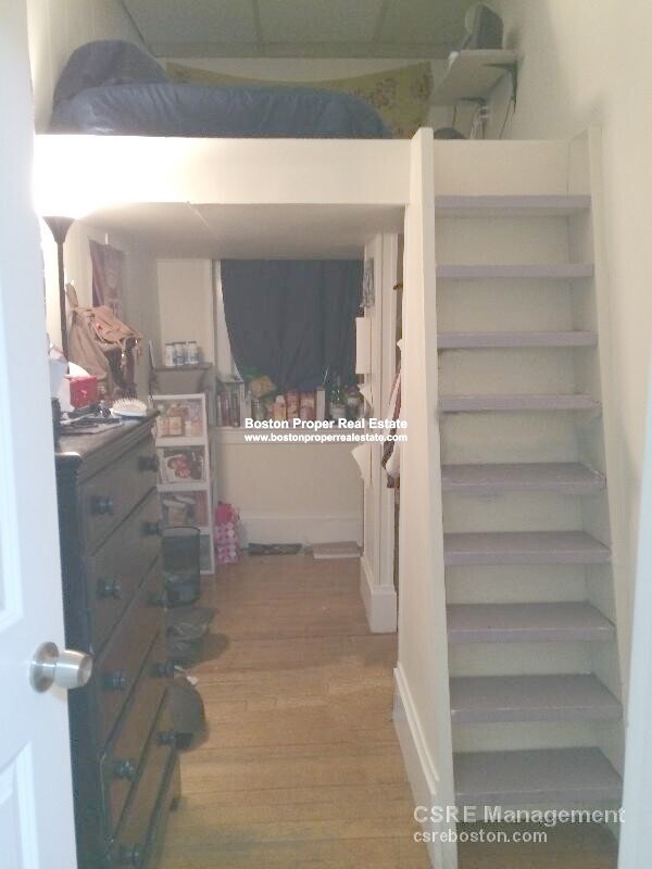 17 Aberdeen St, Fenway