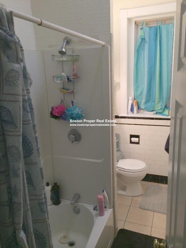 17 Aberdeen St, Fenway