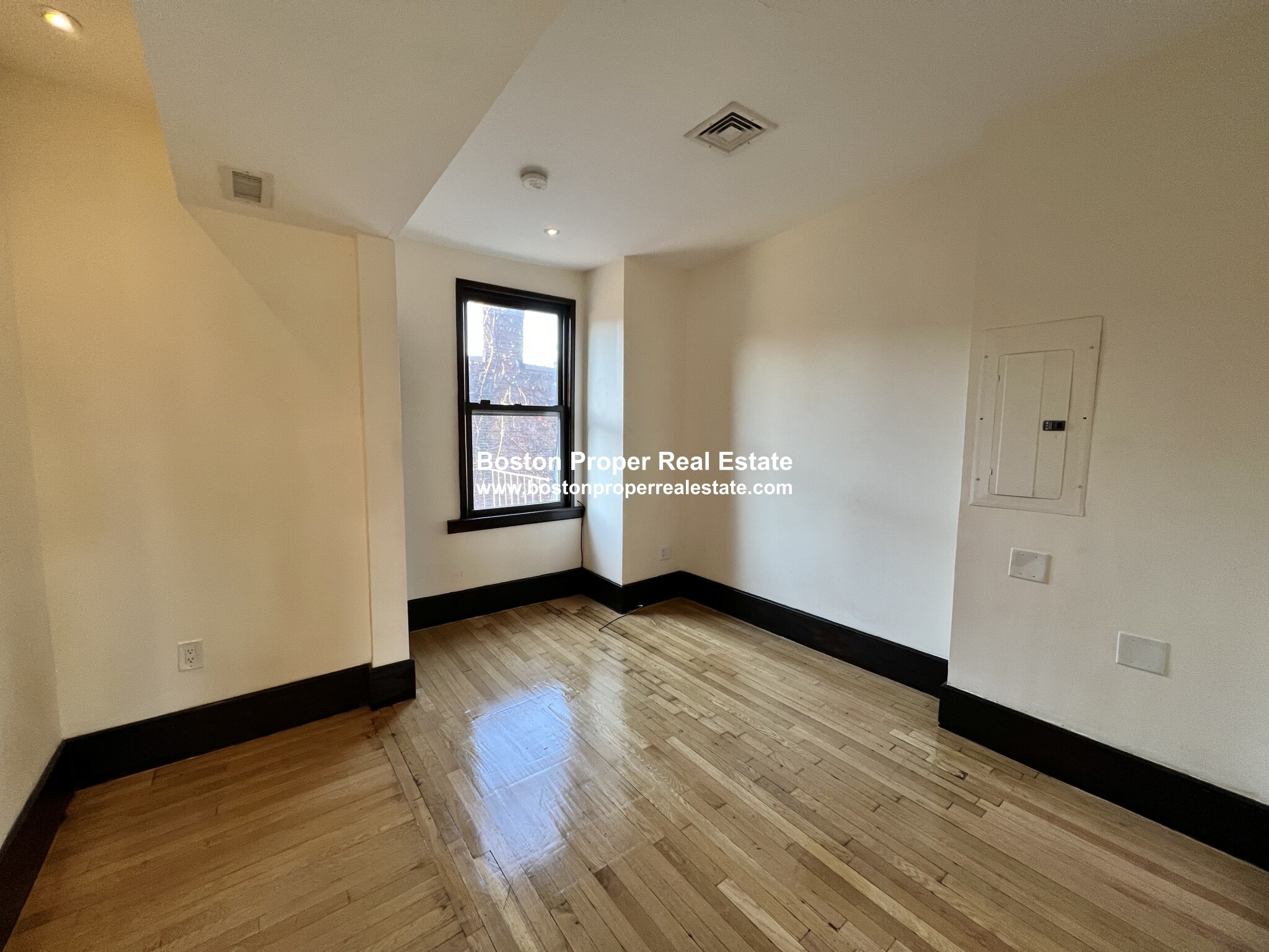 36 Gloucester St, Back Bay