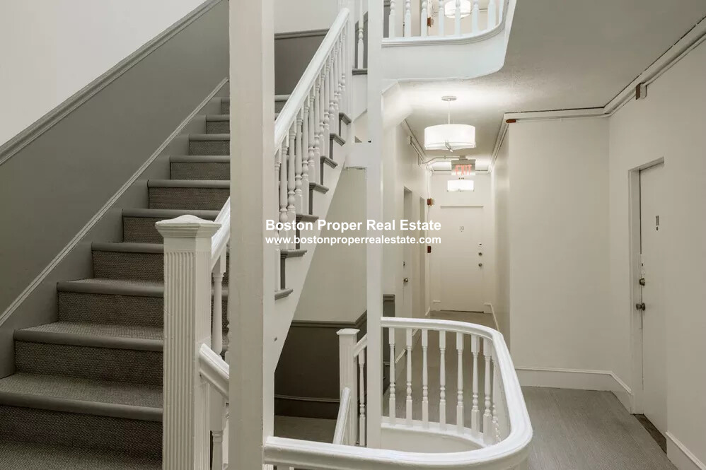 49 Burbank St, Fenway