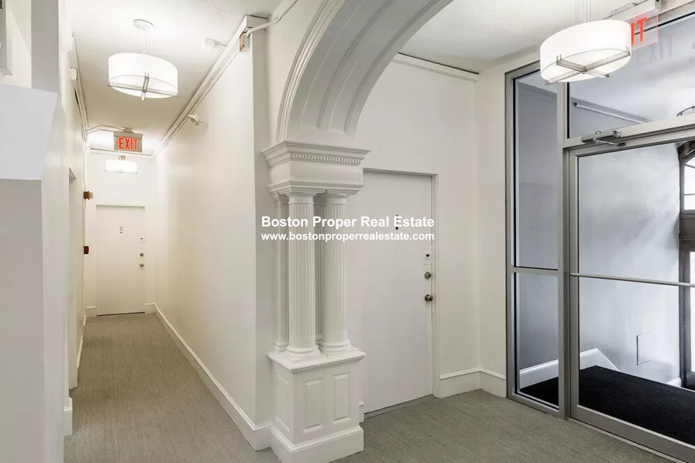 15 Edgerly Rd, Fenway