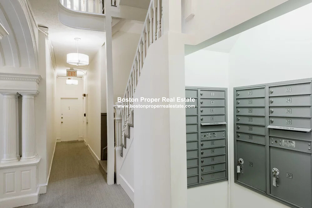 15 Edgerly Rd, Fenway