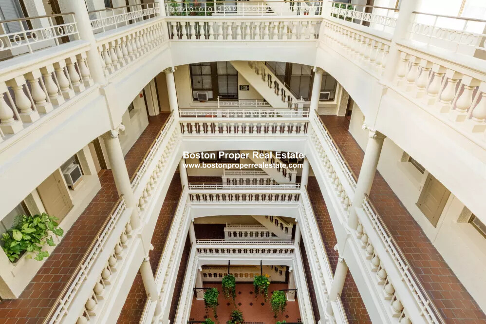 15 Edgerly Rd, Fenway