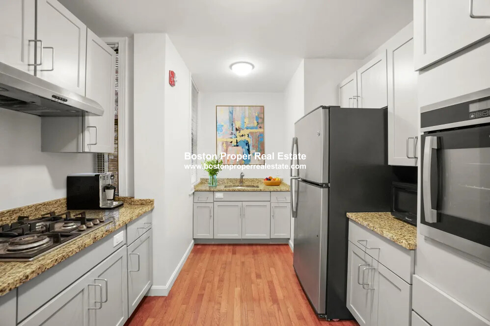 15 Edgerly Rd, Fenway