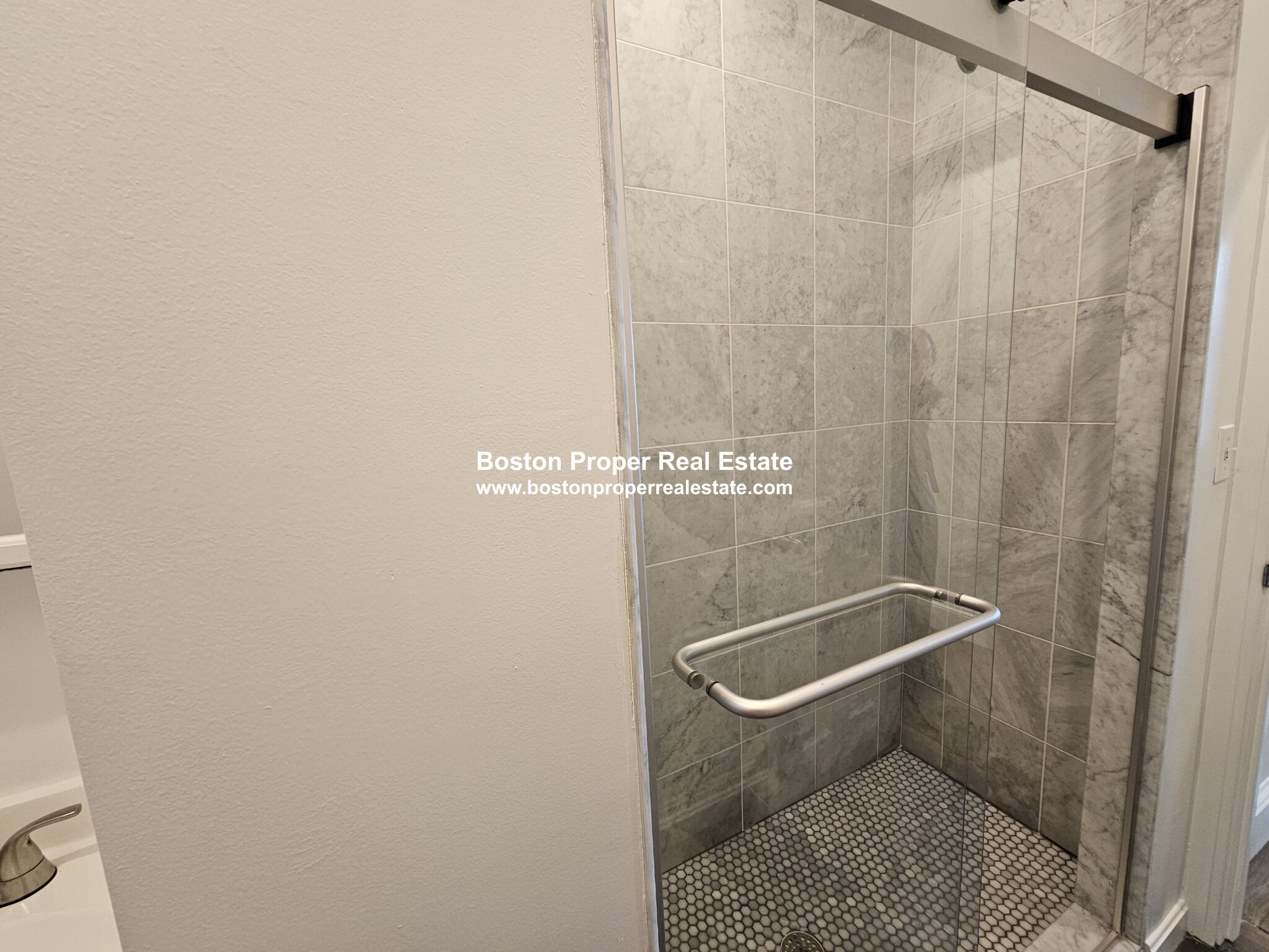 11 Peterborough St, Fenway