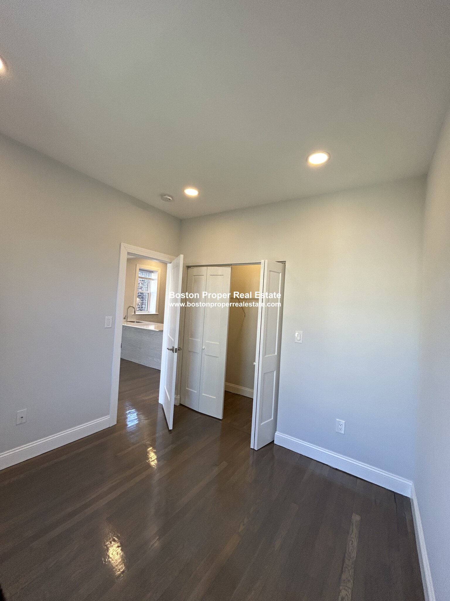 111 Queensberry St, Fenway