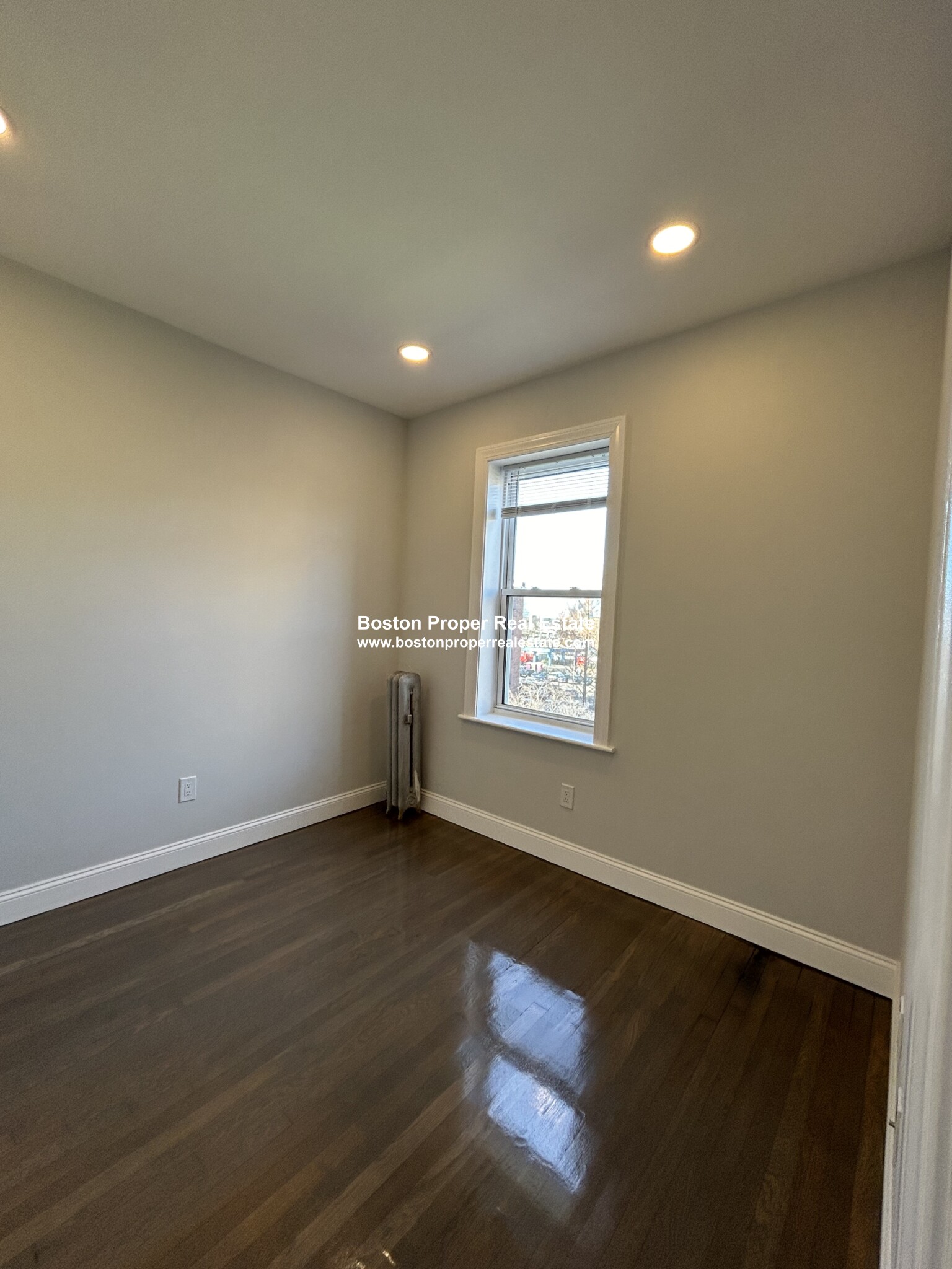 111 Queensberry St, Fenway