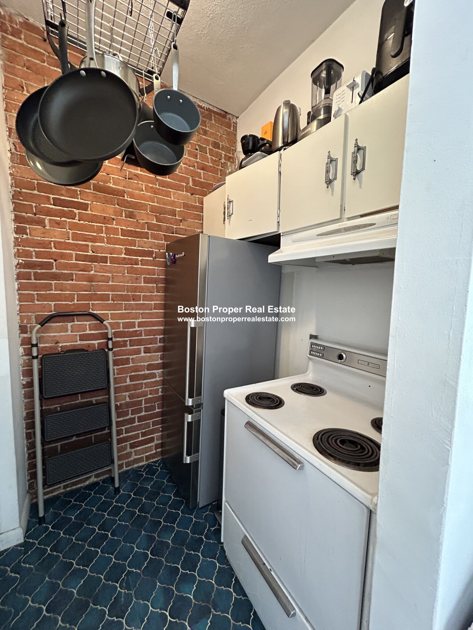 23 Cortes St, Back Bay