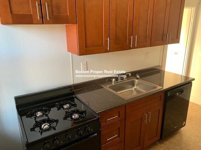 116 Washington St, Brighton