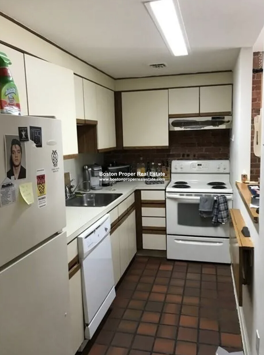 87 Gainsborough St, Fenway