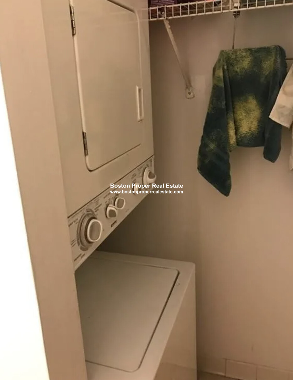 87 Gainsborough St, Fenway