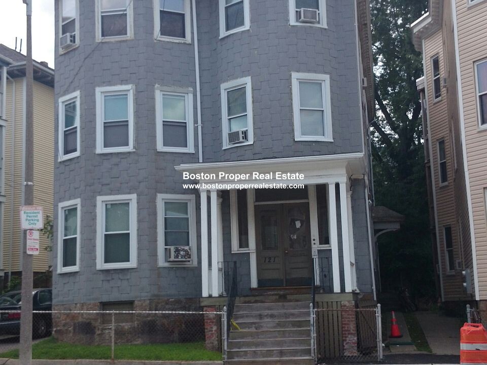 121 Calumet St, Mission Hill