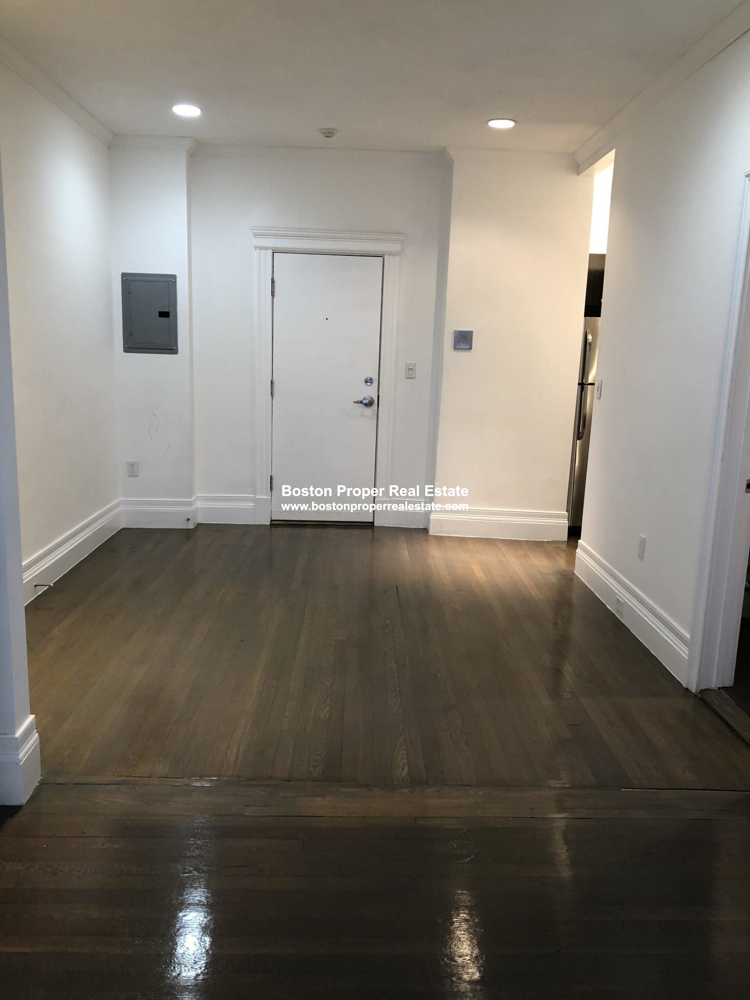 106 Queensberry St, Fenway