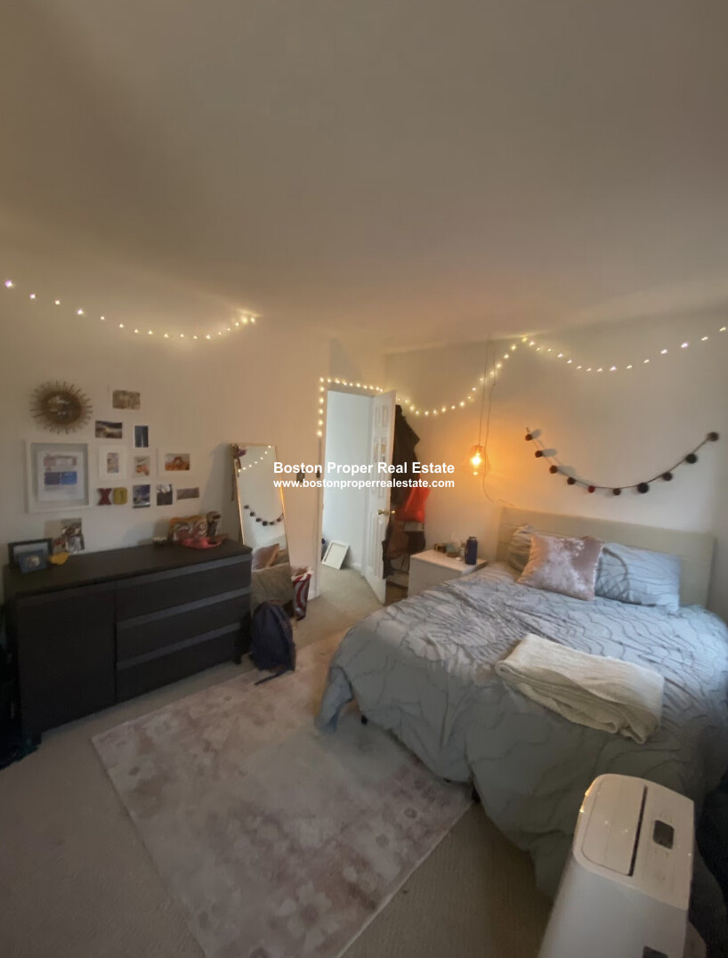 22 Saint Cyprians Pl, South End