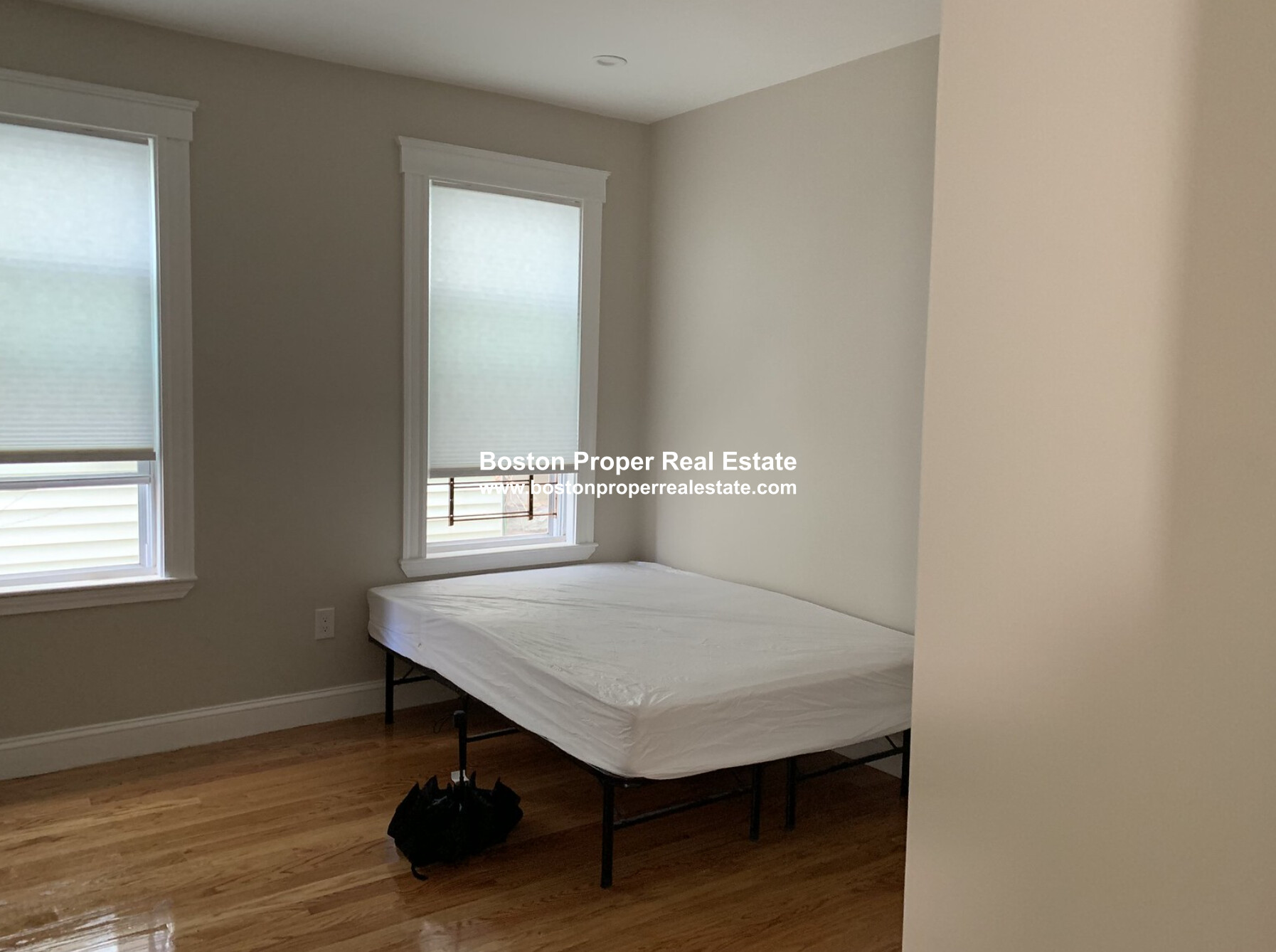 146 Hillside St, Mission Hill