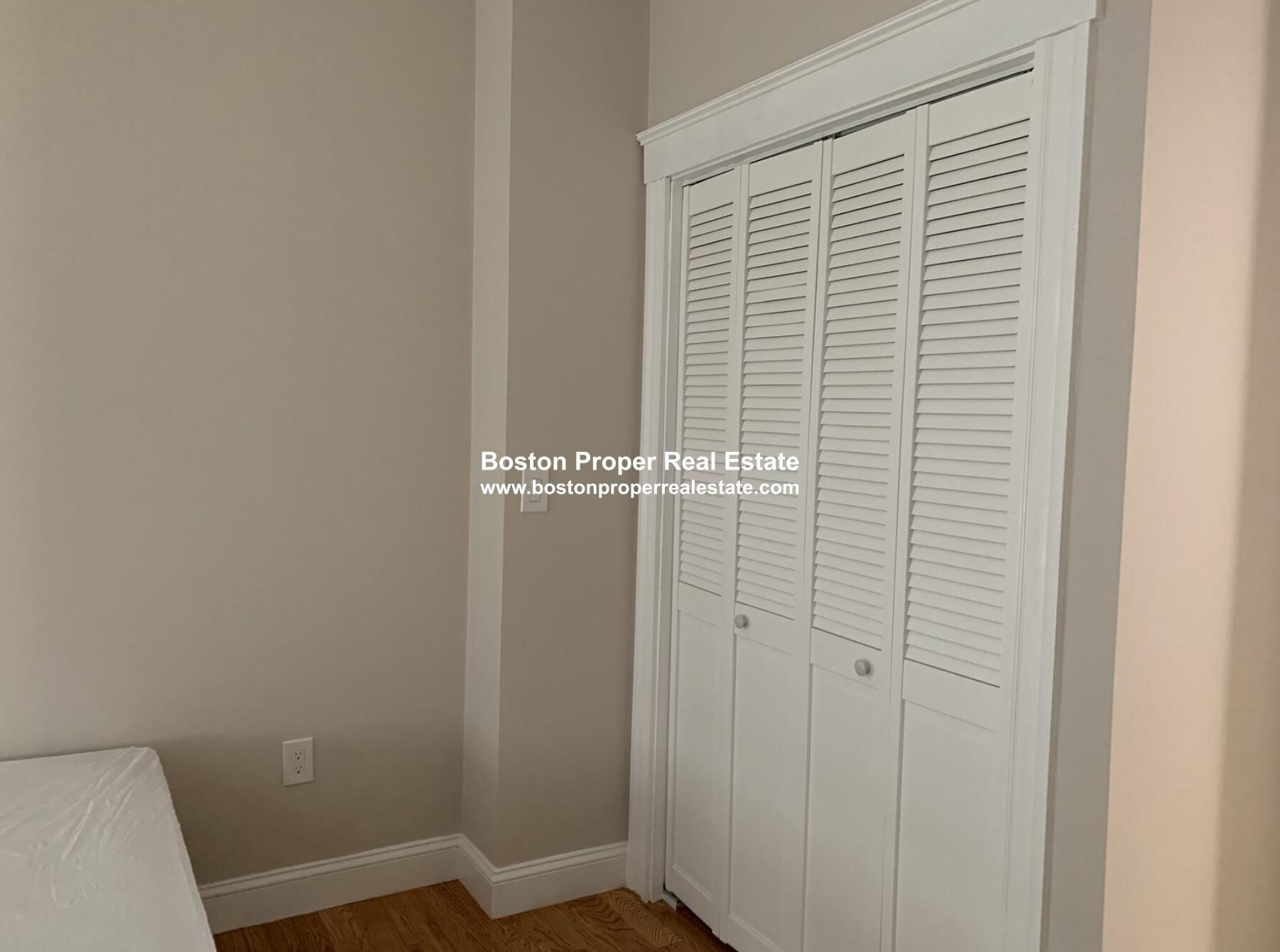 146 Hillside St, Mission Hill