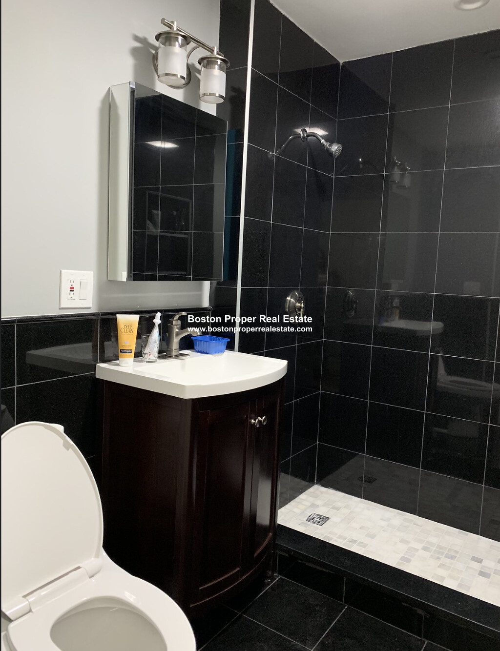 146 Hillside St, Mission Hill