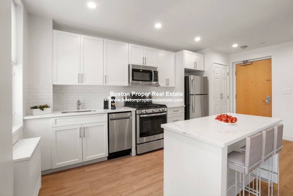 11 Camelot Ct. - 4,201USD / month