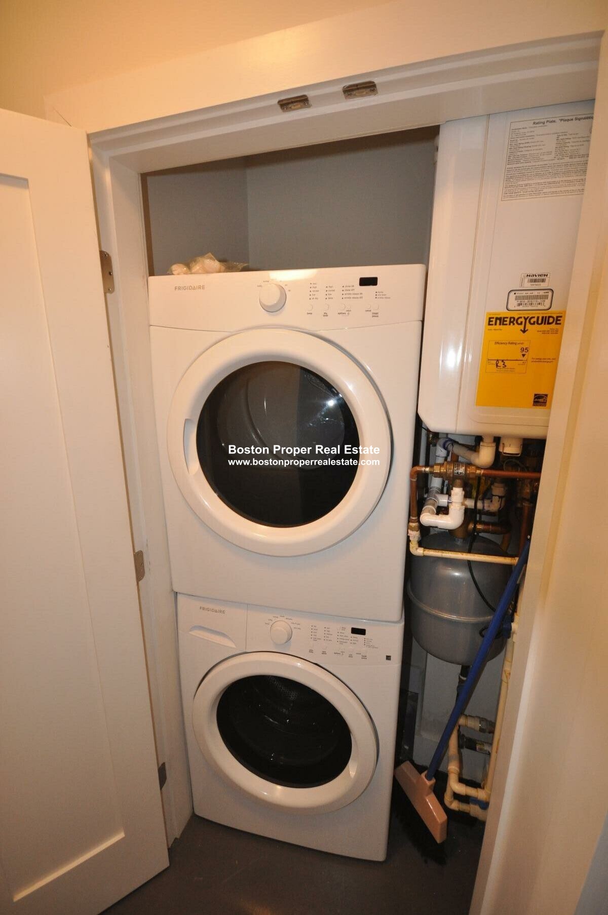 658 Massachusetts Ave, South End