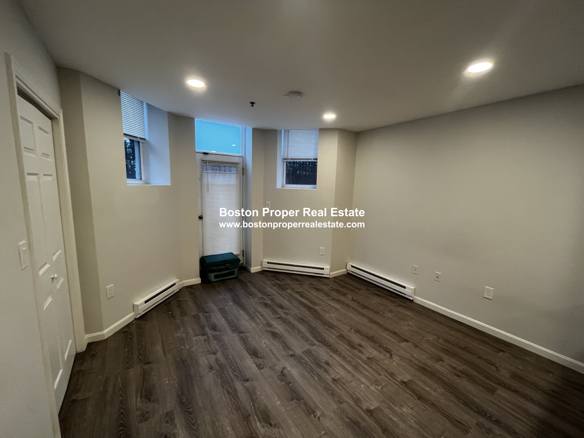 24 Queensberry St, Fenway