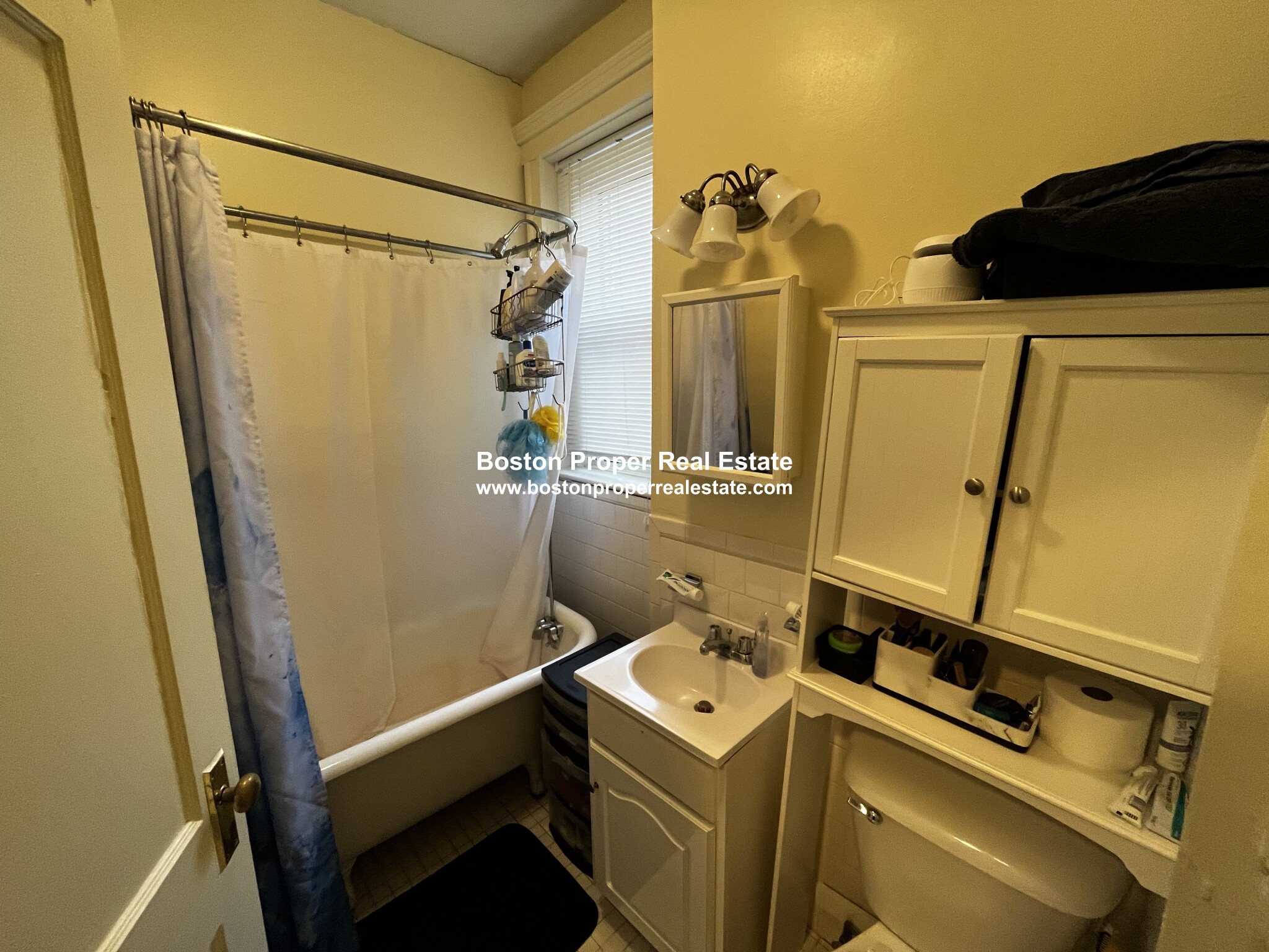 19 Queensberry St, Fenway