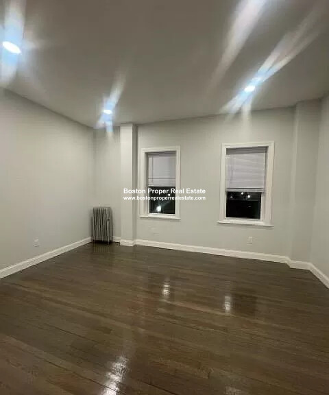 106 Queensberry St, Fenway