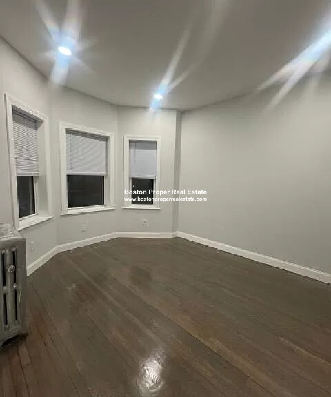 106 Queensberry St, Fenway