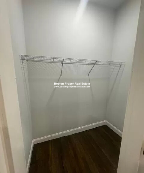 106 Queensberry St, Fenway