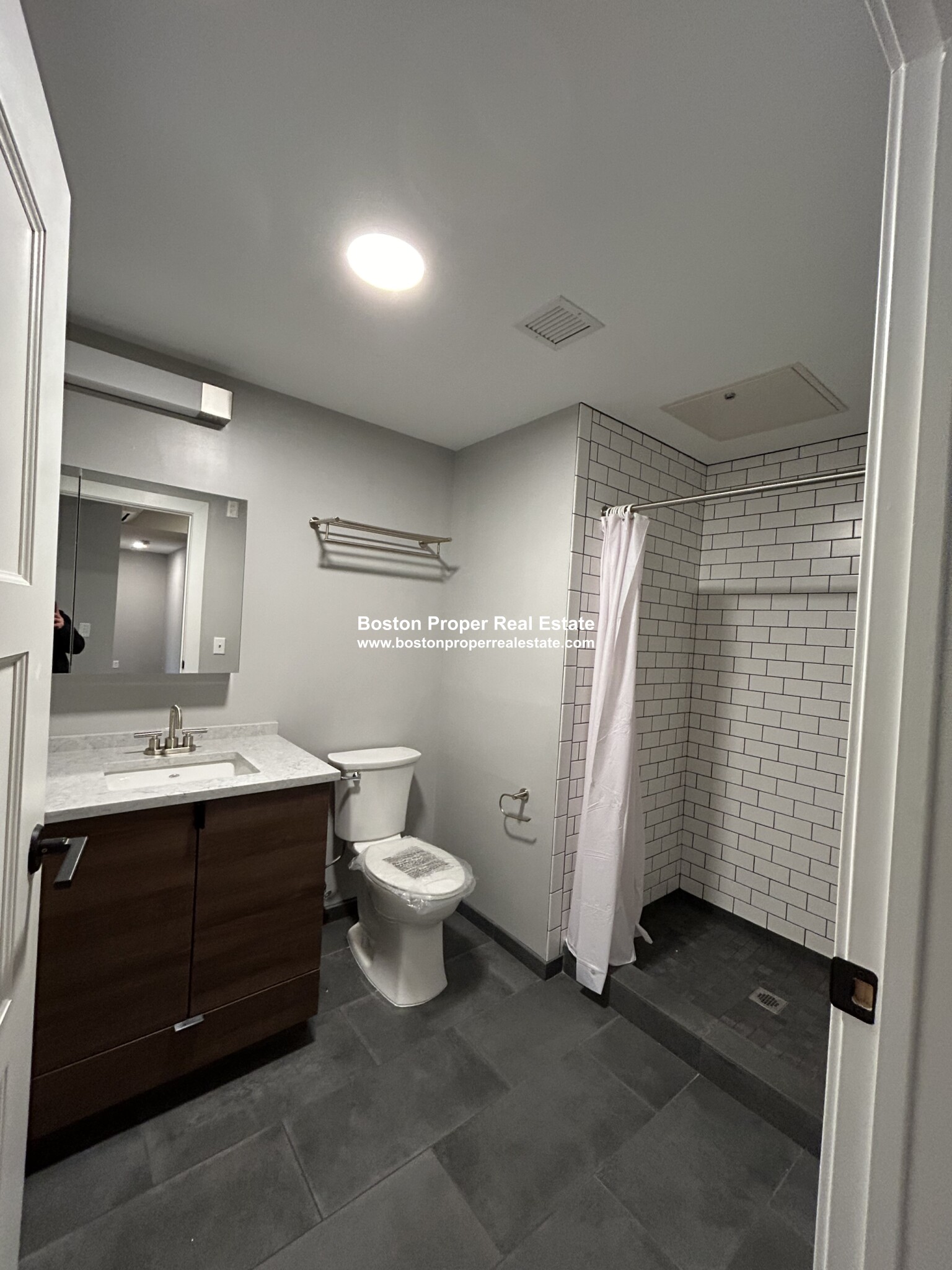 100 Hemenway St, Fenway