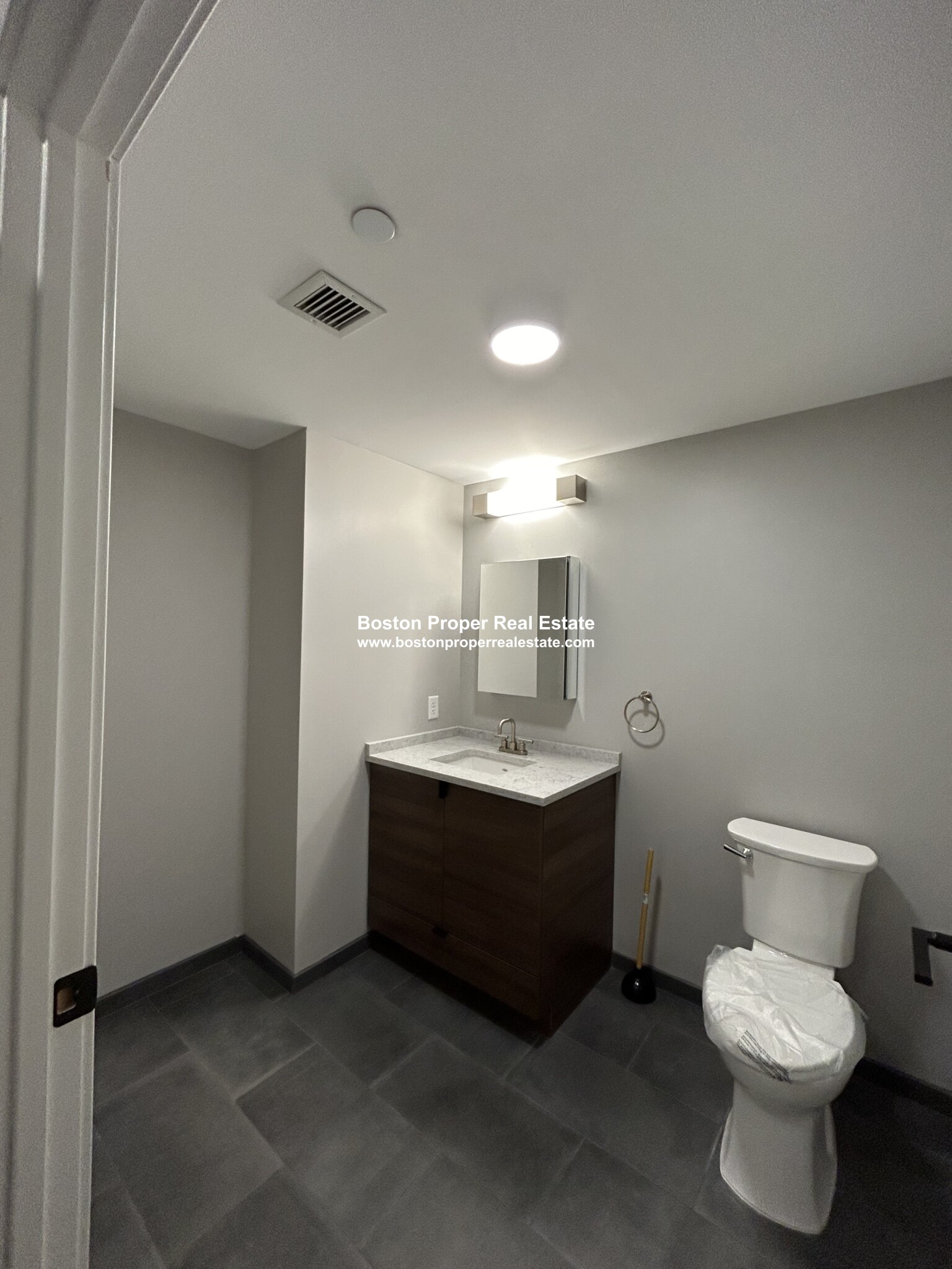 100 Hemenway St, Fenway