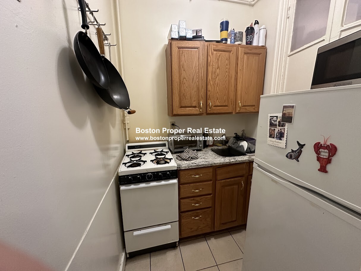 14 Palace Rd, Fenway