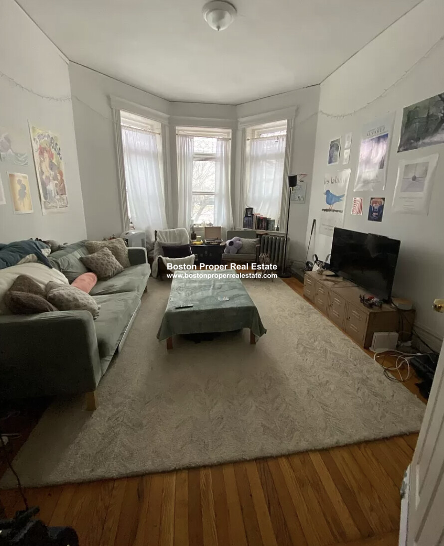 64 Charlesgate East, Fenway