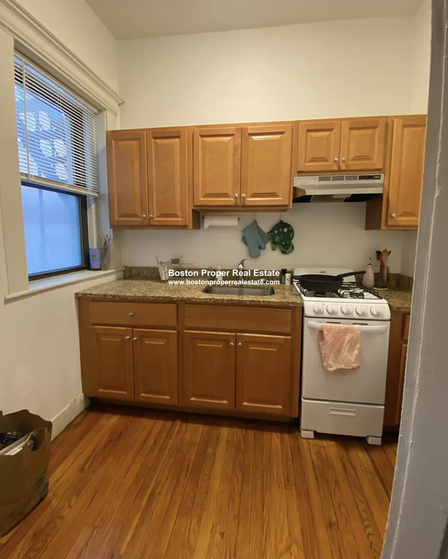 64 Charlesgate East, Fenway