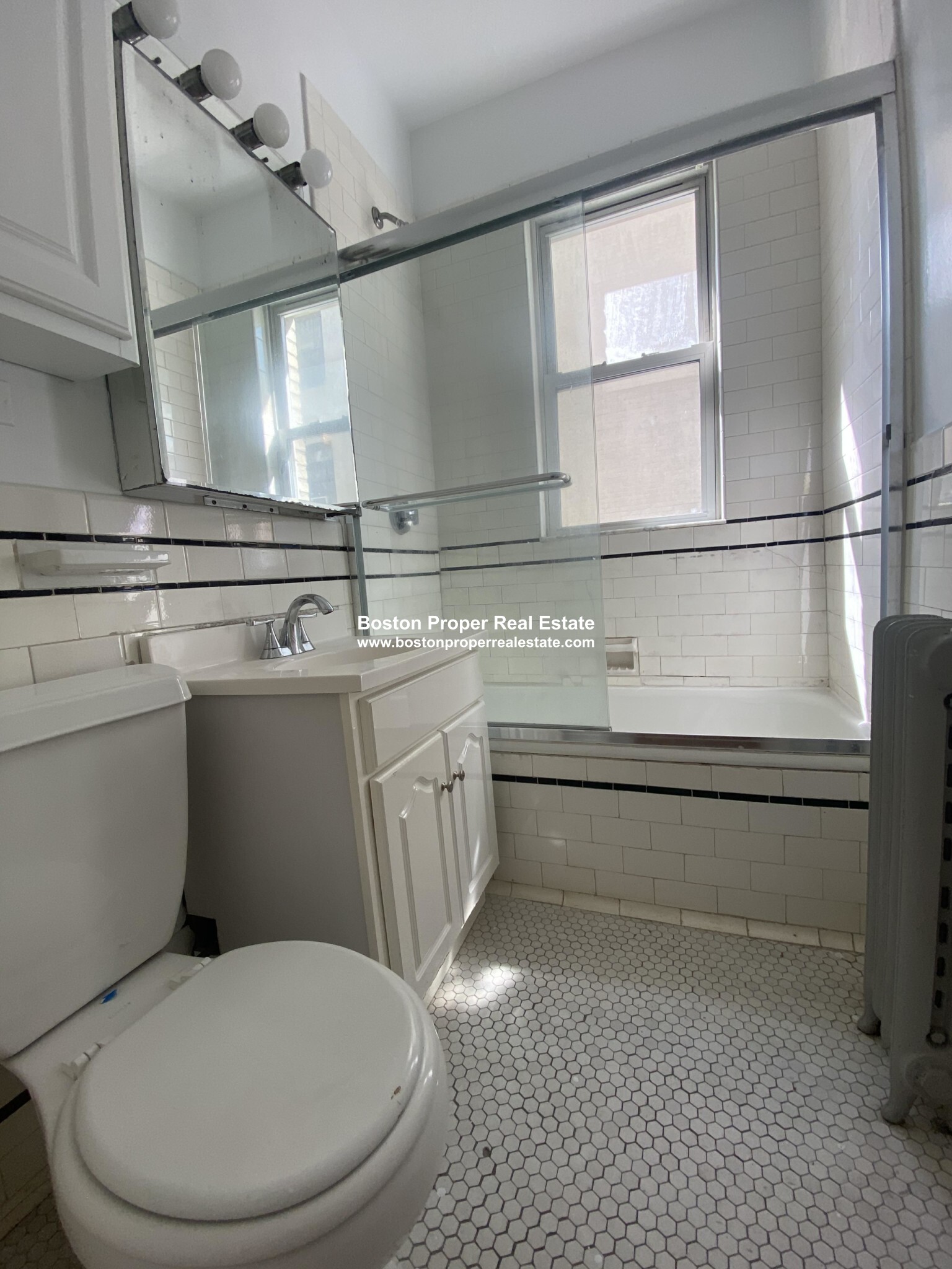 19 Melvin Ave, Brighton