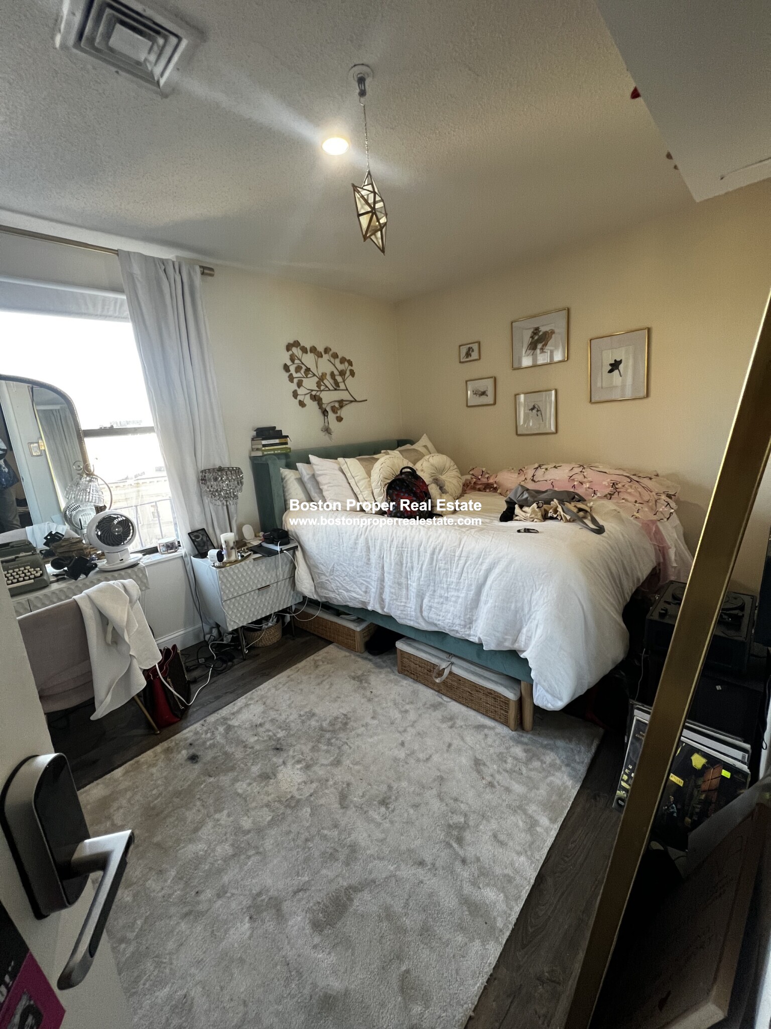 1126 Boylston St, Fenway