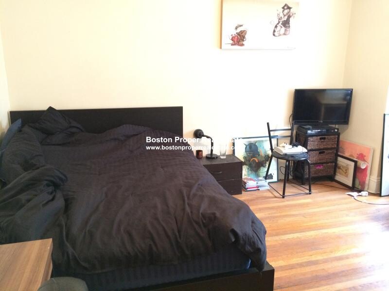 1197 Boylston St, Fenway