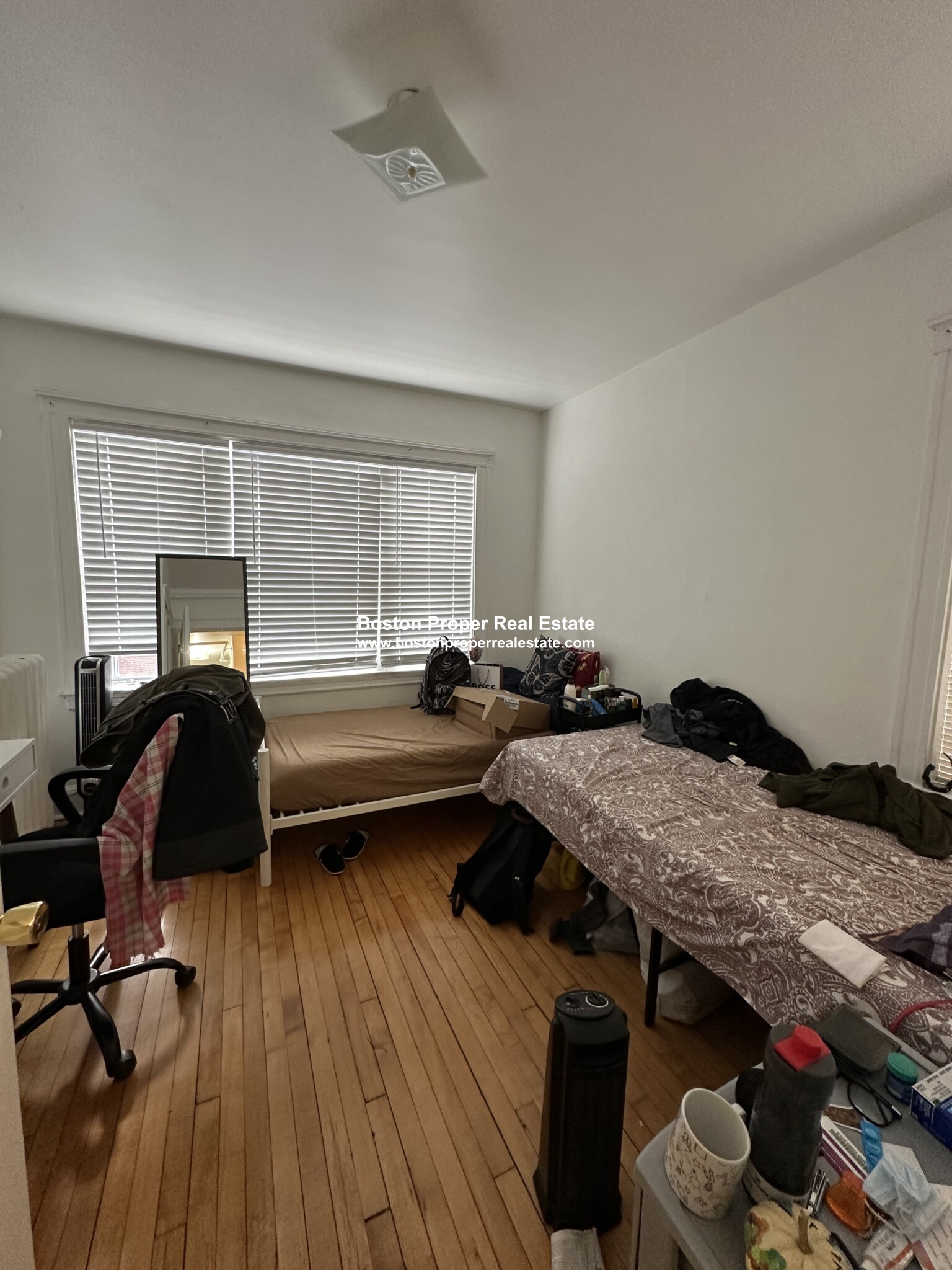 https://ygl-photos.s3.us-west-004.backblazeb2.com/474W65d0f26e7d30b.jpg